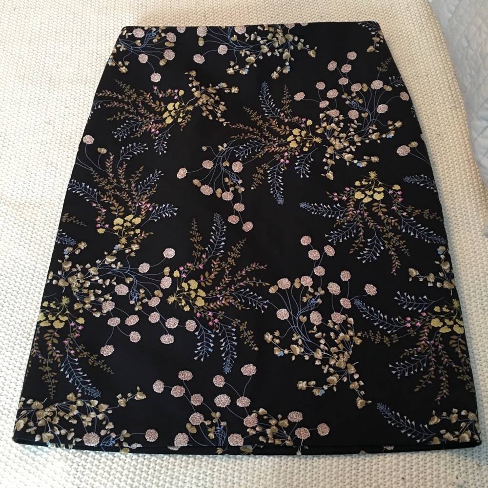Black Floral Pencil Skirt